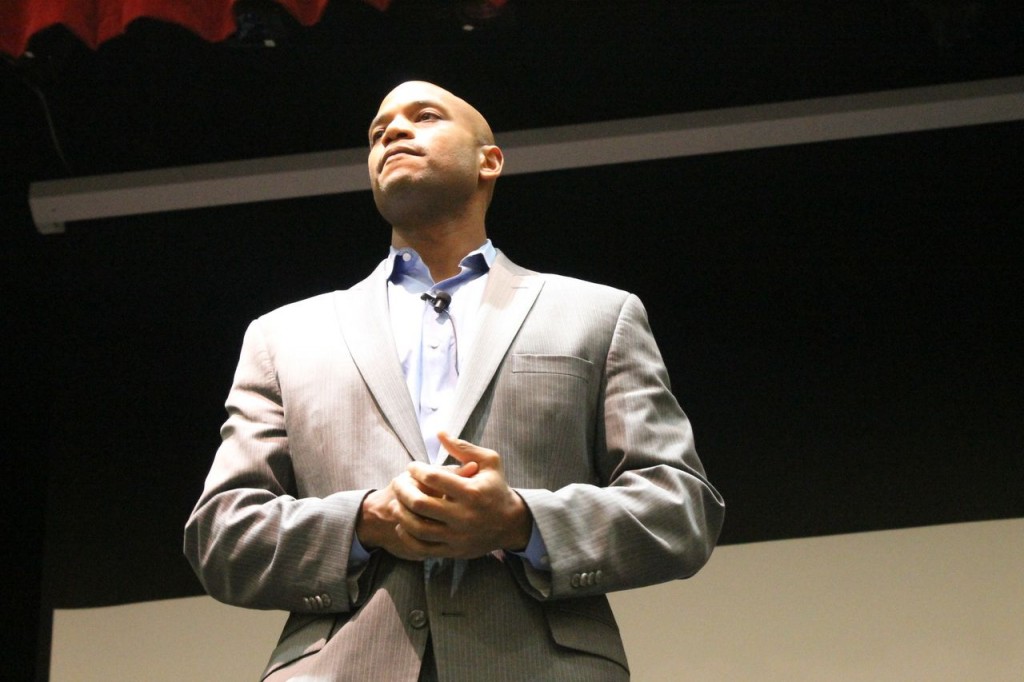 Wes Moore spoke on Tuesday, November 19, at the Abeloff Center for the Performing Arts. Photo Credit / Jamie Reese