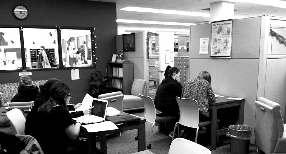 Students working in the Writing Studio. Photo Courtesy / Kelly Dildine