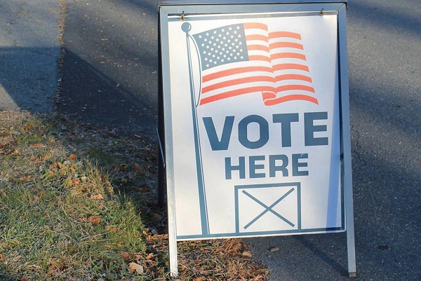 “Vote Here” sign outside Stroud Township Municipal Building on election day, Nov. 8, 2016. Photo Credit / Kathleen Kraemer