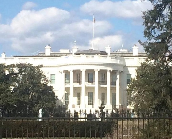 Students had time to see many sights, including the White House. Photo Credit / Kristen Flannigan