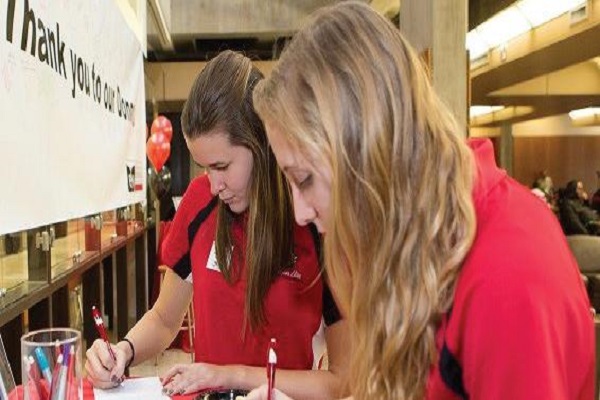 Students give thank yous for funds. Photo Courtesy / ESU Foundation