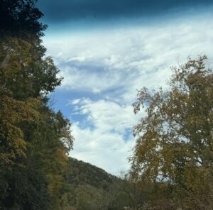 A partly cloudy day in the mountains